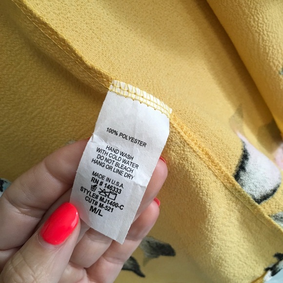 ❌SOLD❌Million Bullpup yellow floral open kimono - Picture 3 of 4